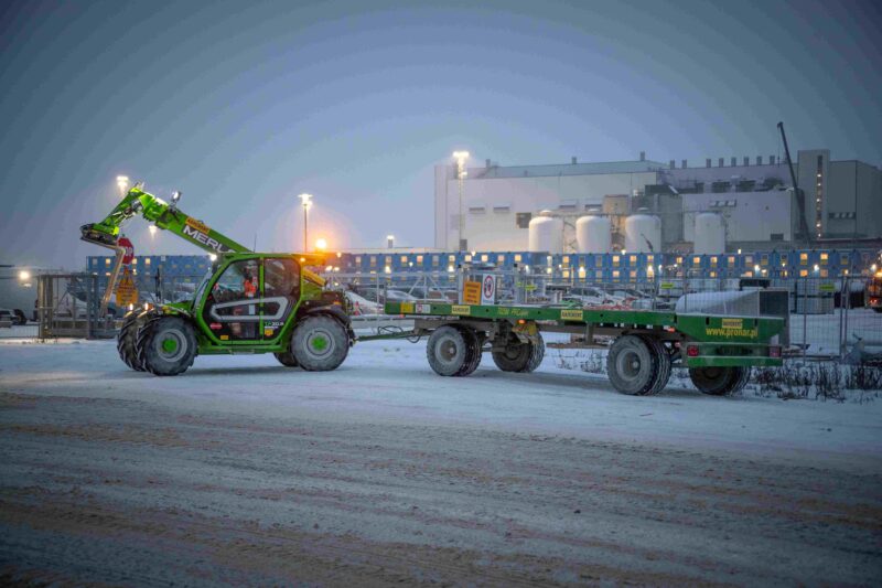 Ramirentin traktorikurottaja Metsä Fibren työmaalla.